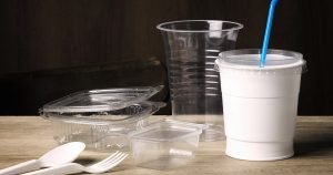 Les députés votent le bannissement des plastiques à usage unique pour 2040
