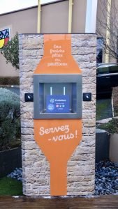 Une fontaine à eau sans contact de la gamme Sourceo + - Fontaineo