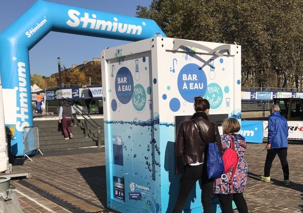 Une fontaine à eau installée à l'occasion du Marathon Mirabelle de Metz par Fontaineo